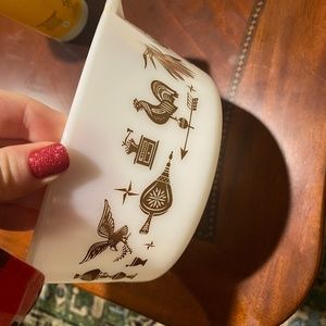 Pyrex early American bowl